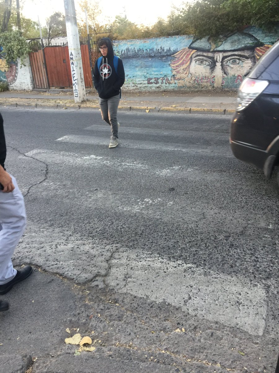 Esdecar's tweet photo. @munilaflorida en Santa Julia/García H. de Mendoza pasos peatonales mal estado. Mantención para prevenir #accidente en #LaFlorida, antes de #InicioClases.  @RodolfoCarter @LavinEulogia @zuninoaudax @clauarredondom @nicolashurtado @MancillaFH @MarceAbedrapo @elquillayino https://t.co/1iYK91uA09