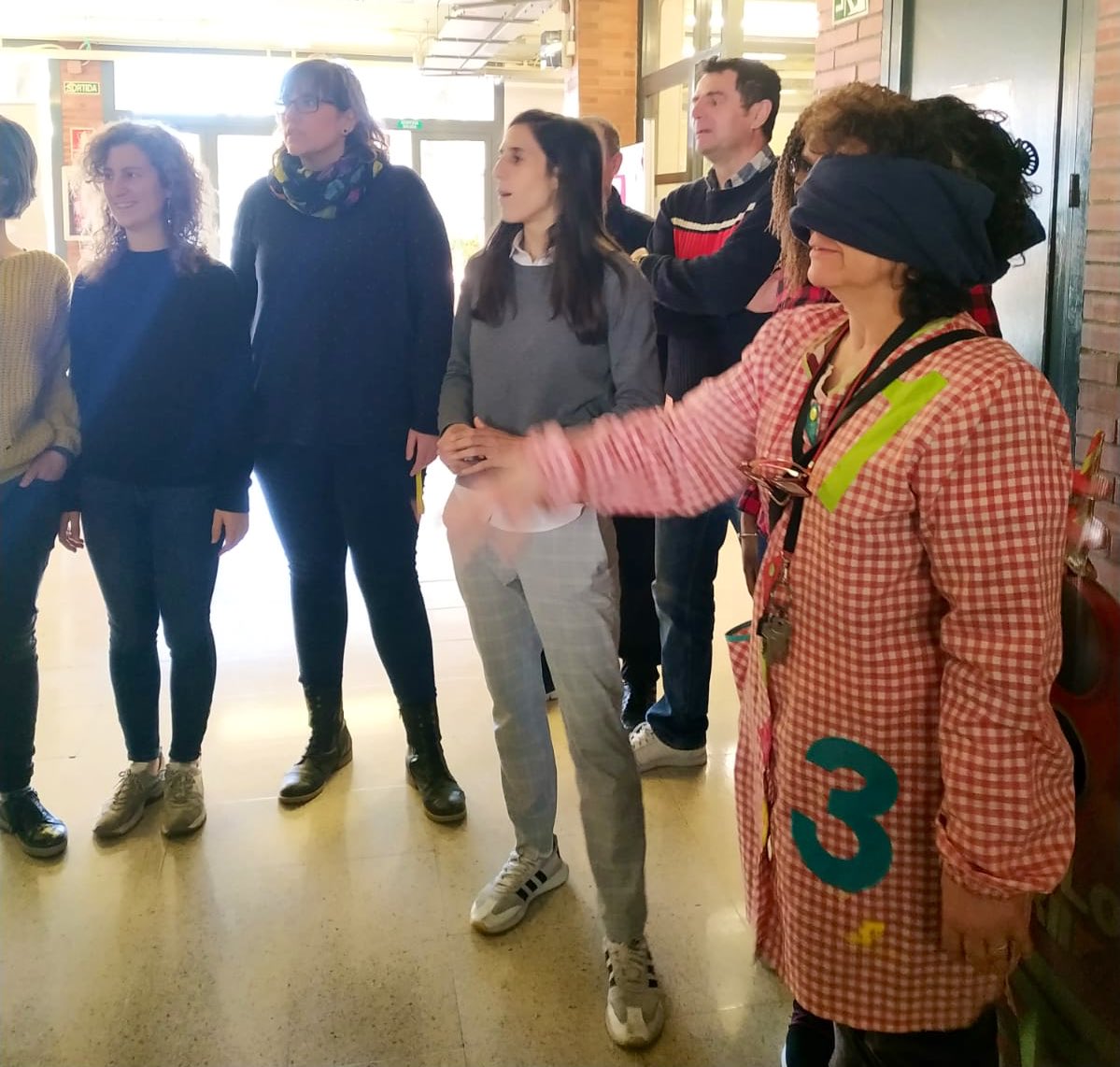 EscolaCatalonia's tweet photo. Treballem els pilars de l’aprenentatge a través de dinàmiques motivadores per reflexionar sobre el nostre dia a dia. #TransformacióEducativa #XXC19 @Carluni87 #einesperalcanvi #xarxesperalcanvi https://t.co/RU0ZtrIbSa