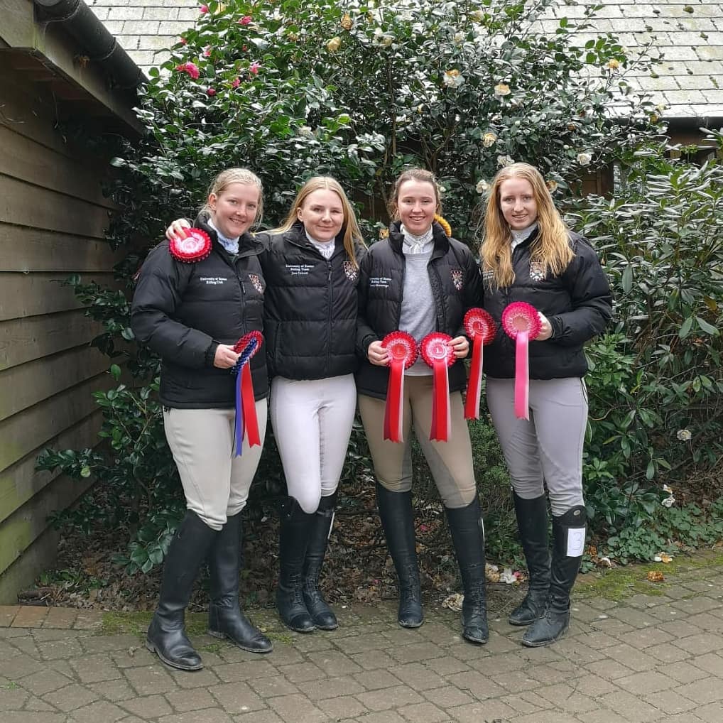 Huge congratulations to our 3s and 5s who both came home with team 1sts yesterday! It's also means our 3s are going to regionals! That's ALL our BUCS teams qualified now!! So proud💚
#EURC #exeterriding #exetersport #BUCS #BUCSequestrian #winningwednesdays @UoEStudentSport