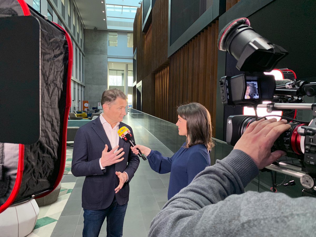 Ich habe mit Isabelle Körner von <a href="/ntvde/">ntv Nachrichten</a> über das Rekordergebnis der <a href="/rtlgroup/">RTL Group</a> gesprochen. Danke für den Besuch in der #RTLcity! Das ganze Interview gibt es hier n-tv.de/9831816 @teleboerse #RTLresults