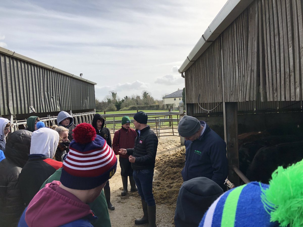 AlanJagoe_Macra's tweet photo. @tommythevet and @XLVetsIreland passionate as always about animal health @AgriAware #FarmWalk19 #tellourstory https://t.co/CTTHHaCoJX