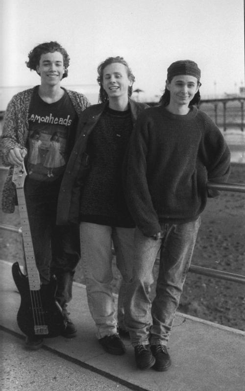 maria_nero's tweet photo. MARCH 1994 - 25 years ago, 3 little peanuts played in the corner of the Dawlish Sports Centre Roller DIsco for the 1st time using the name @museband ❤️🥜🥜🥜 #Muse #MuseLive #MattBellamy #DomHoward #ChrisWolstenholme #HAPPYANNIVERSARY #LOVEYOUGUYS https://t.co/BnbR8SonuE
