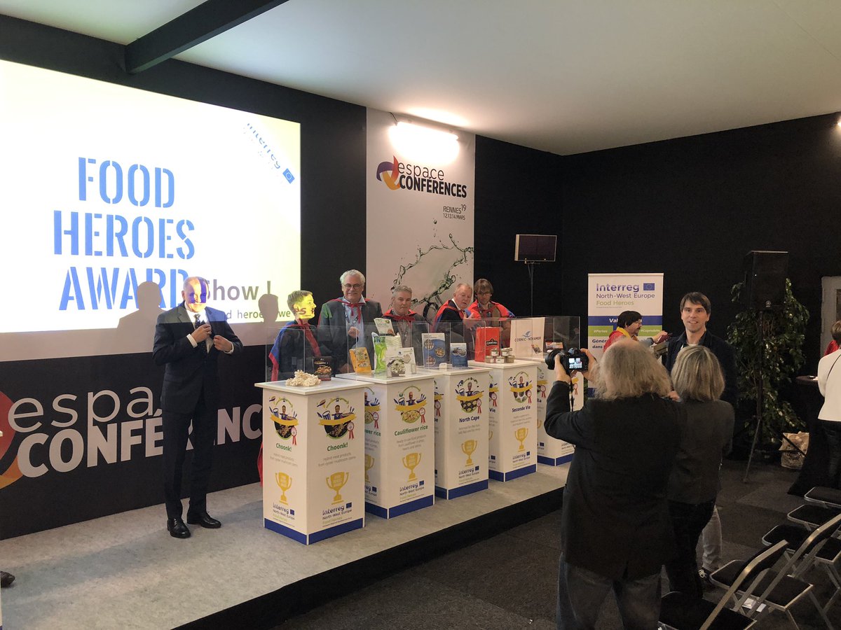 IngridWacht's tweet photo. Super #FoodHeroes nominees on stage with amazing stories, crucial actions and important impact on losses of value with male animals #Bickus #InOvo #BioGoatMeat / #EnVie #Choonk #CauliflowerRice fruits and veggies / #NorthCape #SecondeVie #Mussella seafood @Food_Heroes_nwe https://t.co/gd0ivK5u2I