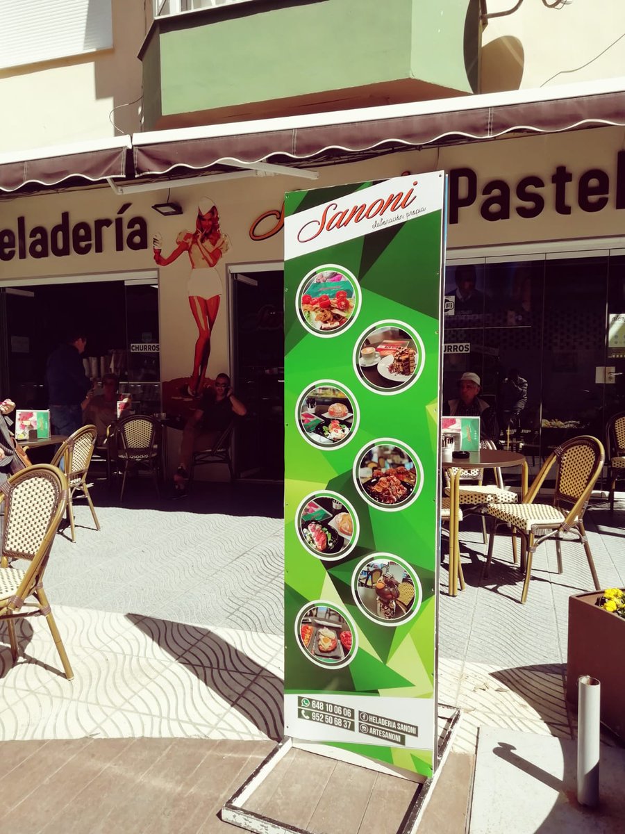 UniversoWeb_Esp's tweet photo. ¡#Universo Web haciendo #ClientesFelices!
En Heladería Sanoni #TorredelMar https://t.co/hnkXjKMwEV