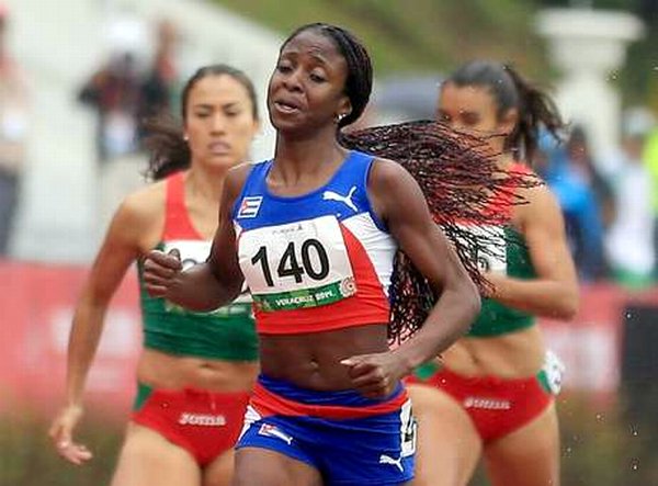 RadioSantaCruz_'s tweet photo. Concluida con éxito la #CopaCuba de #Atletismo, varios representantes de la isla en ese deporte asistirán a una competencia en la ciudad mexicana de Monterrey el próximo sábado día 16 #Cuba #Deporte #FelizJueves https://t.co/aUFgHioIoS https://t.co/9mdIAsghai