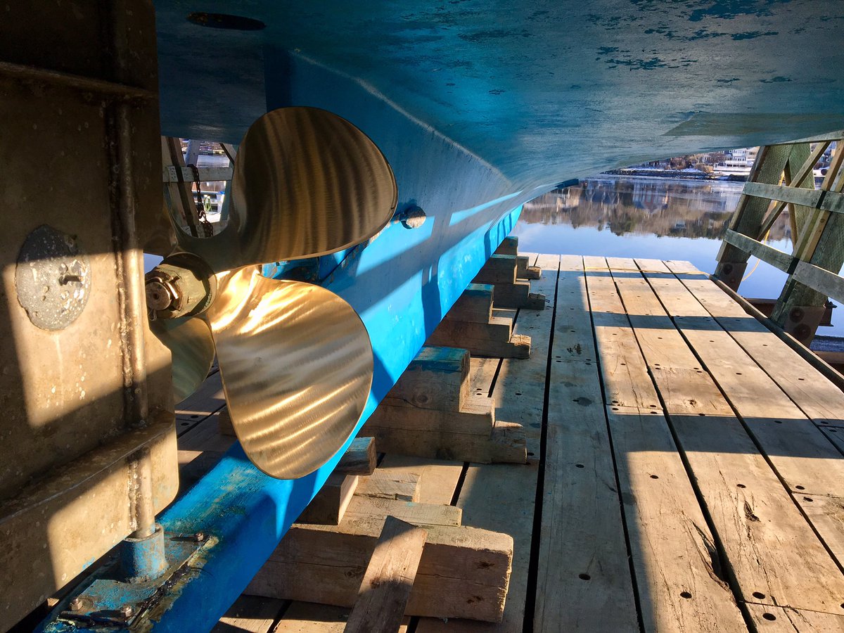 A gorgeous brand new prop for our next round of testing fabricated by #Lunenburgfoundry-back on the water once the caulking dries. #workofart #noisetesting #emissionstesting #powertesting <a href="/CME_LTD/">Canadian Maritime Engineering</a> <a href="/AmbassatoursHFX/">Ambassatours Gray Line</a> <a href="/RNSYS/">RNSYS</a> <a href="/Transport_gc/">Transport Canada</a> <a href="/NSCCResearch/">NSCC Research</a> @jascoacoustics <a href="/toromontcat/">Toromont Cat</a>