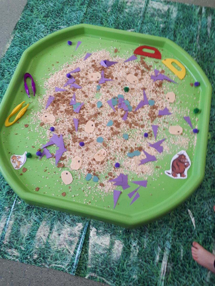 One thing that's really important to us is literacy in the early years. That's why at the end of each class we have a story linked to our play trays. We also provide juice and biscuits for the children and a brew for our parents, so you can relax whilst we tidy! #thegruffalo