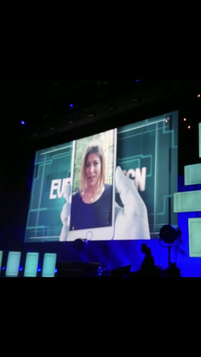 DB_event's tweet photo. Groot in beeld bij #revolutionofevents van #WorldForum : collega @SabineDijkema1 met eventtips https://t.co/I8PPSySnvo