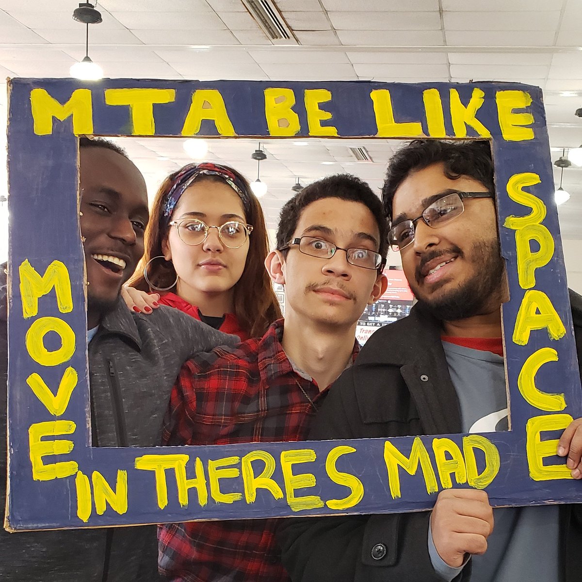 qc_NYPIRG's tweet photo. We are in the Q-Cafe now talking to yall about bad bus service. Crowded buses and trains are not fun! We need to invest in our transit system! #fixtheMTA #fixthesubway #fixthebus @Straphangers https://t.co/wxa1IEjWrh