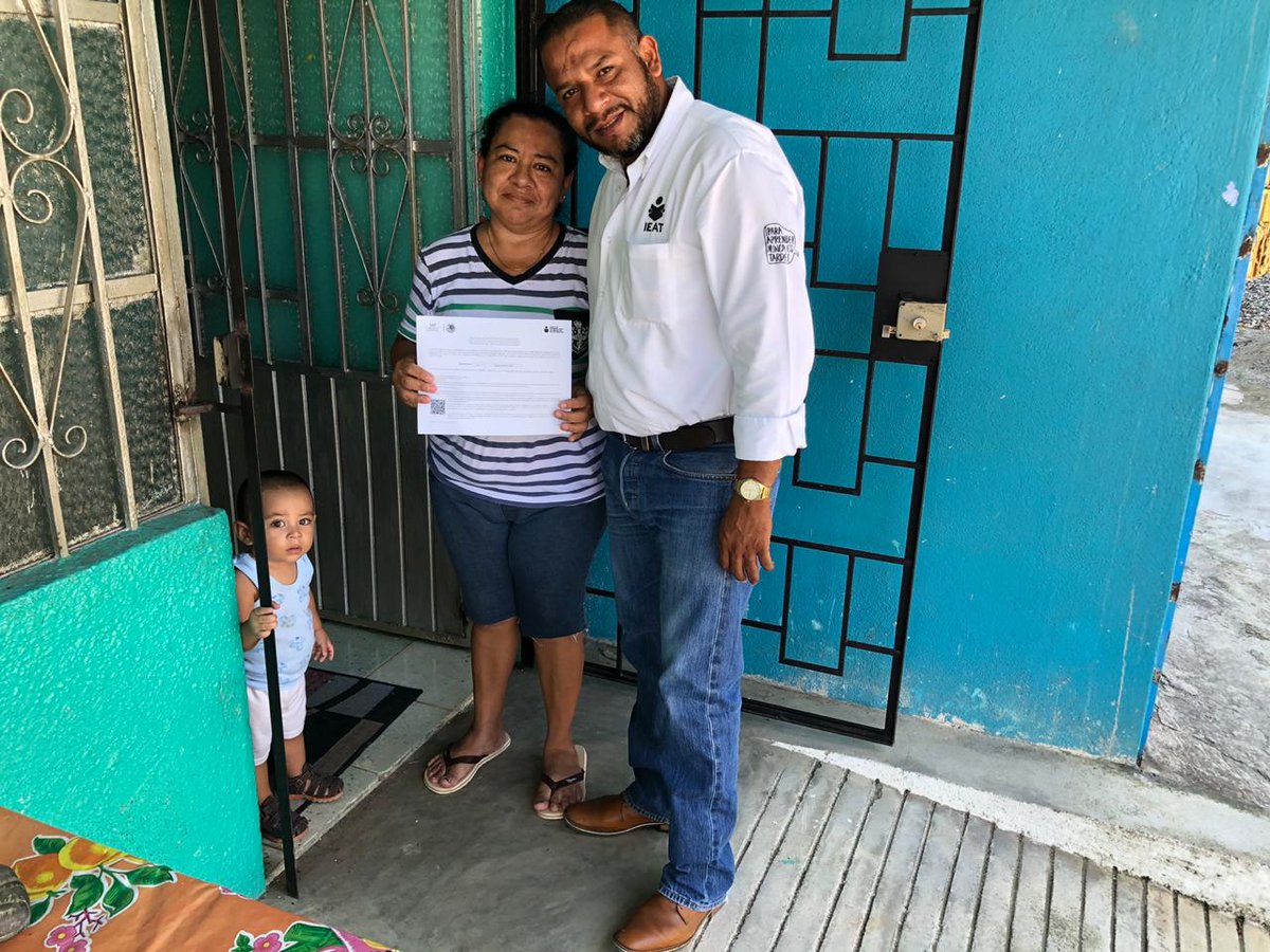 IEATTABASCO's tweet image. Beneficiarios #IEAT #Teapa alcanzan su meta: el certficado de primaria y/o secundaria. #FelizJueves #JuntosEsMásFácil.