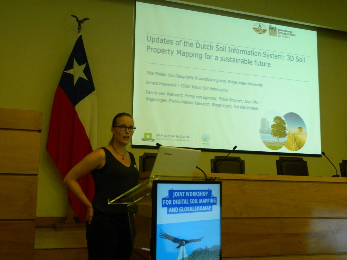 sgl_wur's tweet image. Our group member Titia Mulder is presenting about the Dutch SIS at the Joint Workshop on Digital Soil Mapping and GlobalSoilMap in Santiago, Chile. 

#DigitalSoilMapping #GlobalSoilMap