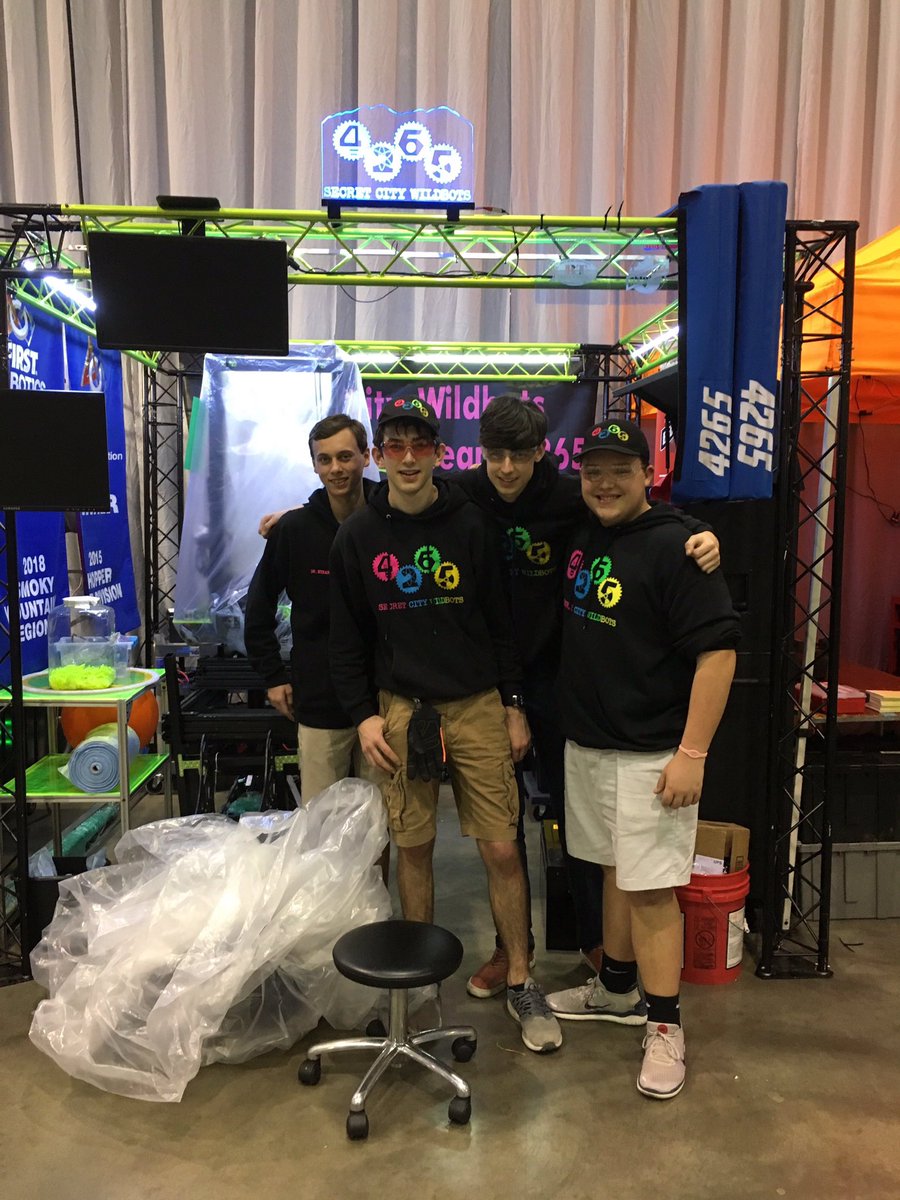 frc4265's tweet photo. Yesterday we arrived in Huntsville and enjoyed a visit to #HuntsvilleSpaceCenter What a blast! Then we sent pit crew to set up our pit for the #RocketCityRegional can wait for our #DeepSpace2019 season to begin! Good Luck to all the teams competing this weekend around the world! https://t.co/rx6RKDPiWs