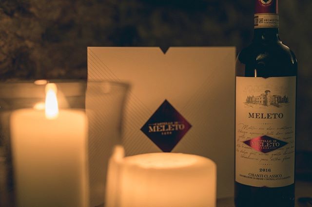 Per rilassarci prima della partenza per il ProWein di Dusseldorf abbiamo scelto le luci calde delle candele ed un bicchiere di Meleto Chianti Classico 2016 100% Sangiovese: e voi come vi rilassate? 🕯🍷Before we depart for the ProWein fair in Dusseldor… ift.tt/2XZAAWn