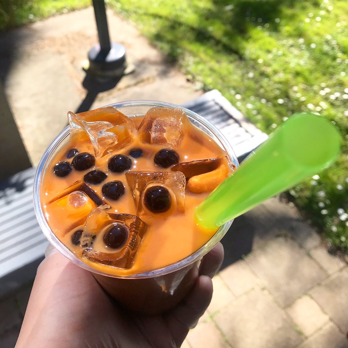 tepiphanylgc's tweet photo. Happy Thursday! The bus is back out today at SF State! Serving @SFSUGatorGroup and all now till 2:30! Find us in front of Hensill Hall slinging your fave boba drinks + @lilgreencyclo savory goodies! https://t.co/g9YVHV6e6e