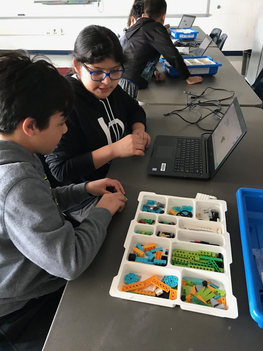 5th Graders beginning their LEGO WeDo 2.0 projects ⁦<a href="/MountEagleES/">Mount Eagle ES</a>⁩ #teamwork #collaboration #persistence