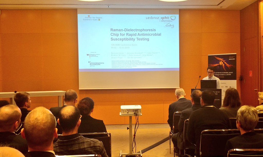 InfectoGnostics's tweet image. Closing the first day at #AMRConference our researcher Richard Grohs @Leibniz_IPHT presenting the #RamanBioAssay for rapid antimicrobial susceptibility testing.