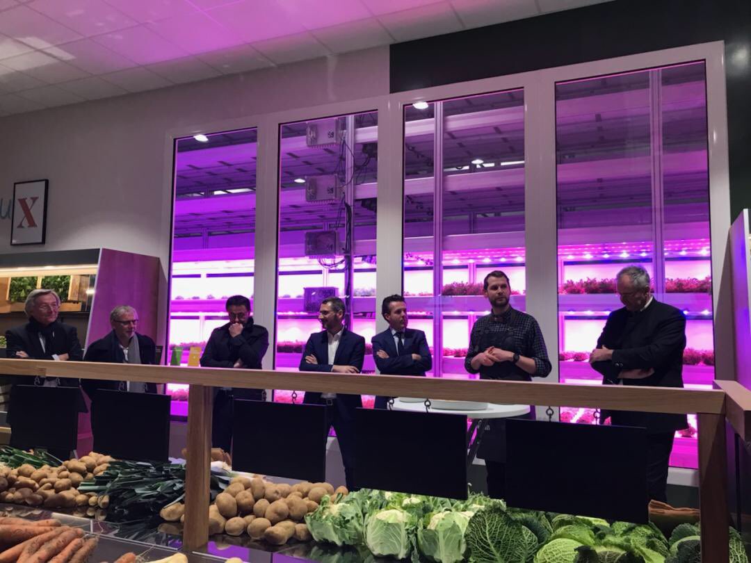 ChristopheBechu's tweet photo. C’est avec une très grande satisfaction que je vois ce soir un rêve se réaliser ! #UtopiHall ce projet de #FermeUrbaine au cœur du #MIN voit le jour en accompagnant de nombreuses initiatives communales pour développer l’agriculture urbaine au sein de notre ville #Angers https://t.co/sCN8MufNYn