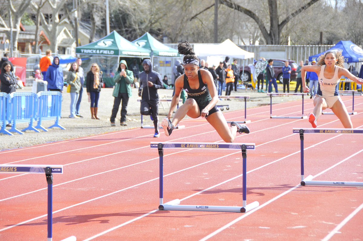 SacStTrack's tweet photo. 2019 BIG SKY PRESEASON POLL!!!
The Lady Hornets were voted into 1st place!
According to the Big Sky Preseason Poll, the women's program tied NAU as Conference favorites with 113 points. #BigSkyTF #StingersUp https://t.co/OuvMwu0fkU