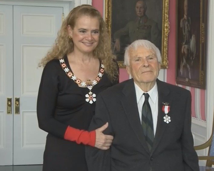 spaikin's tweet photo. He was the mayor of Billings Township on Manitoulin Island for more than 60 years. And today, @GGJuliePayette invested 93-year-old Austin Hunt into the Order of Canada. #Honoured #OrderofCanada https://t.co/DvSkHu3bUn
