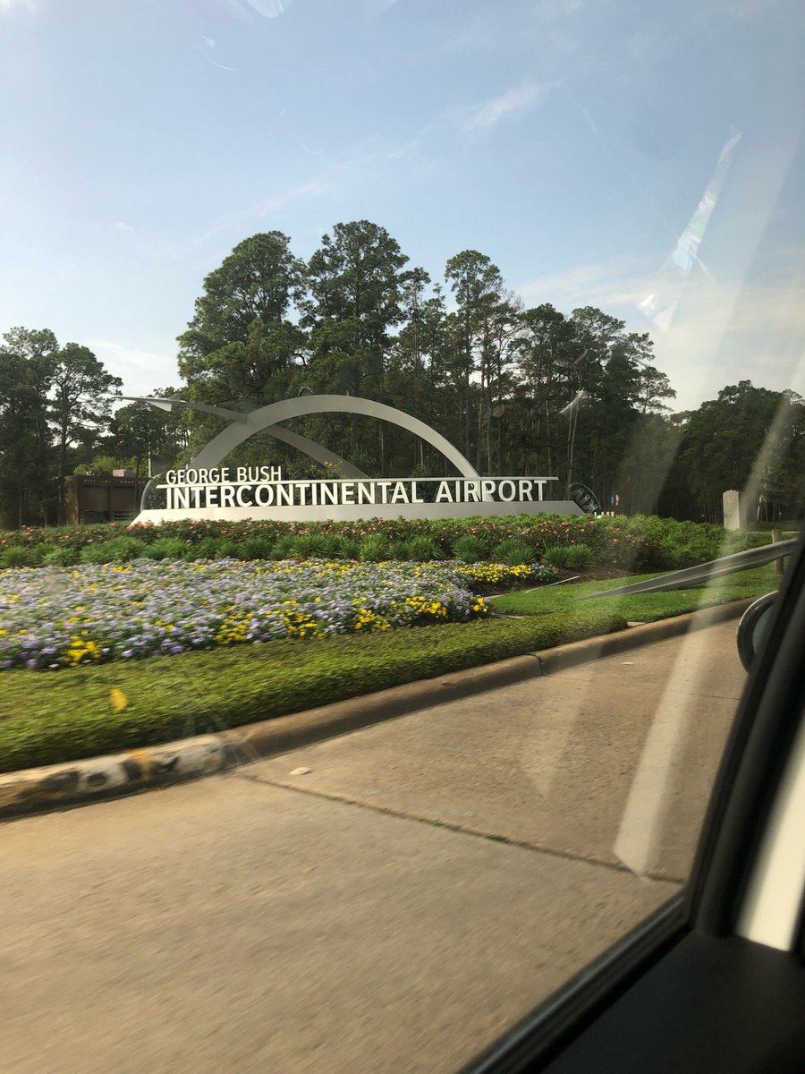 seanmfranklin's tweet photo. #IAH ✈️ #LAX heading home after a productive week. #summitsalute #thinksocio (@ George Bush Intercontinental Airport in Houston, TX) https://t.co/YVirCH8lZH https://t.co/wp0RHHXz3s