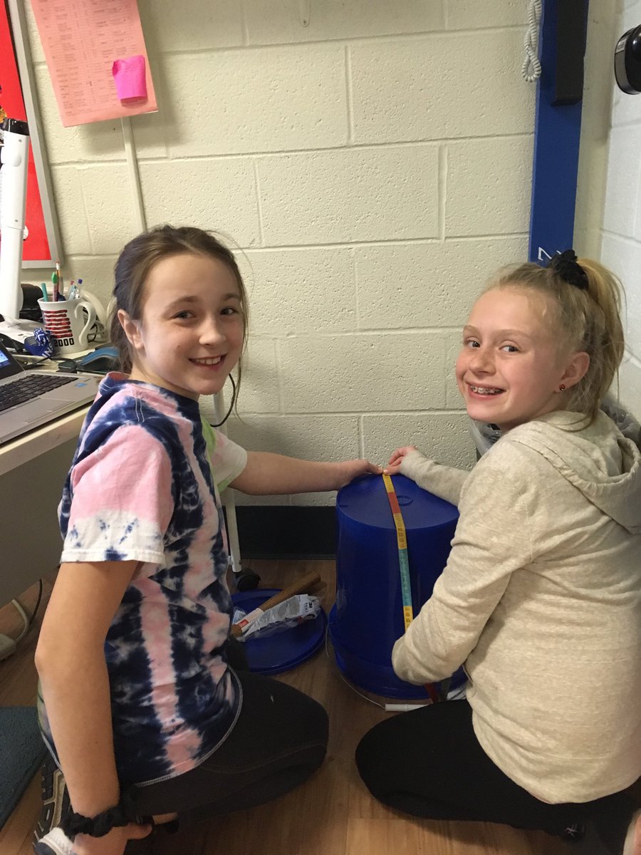 kbecks26's tweet photo. Pi Day in Math! Huntington 5th graders measuring circles to discover the meaning of Pi. #BrunswickPRIDE https://t.co/dSr3W22xuv