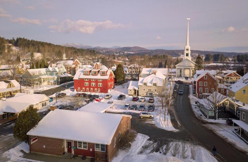 Don't Ski. Don't Care: New England ski towns that even a non-skier can love. 💕 We agree with The Boston Globe for listing Stowe! bit.ly/2SeN7S2