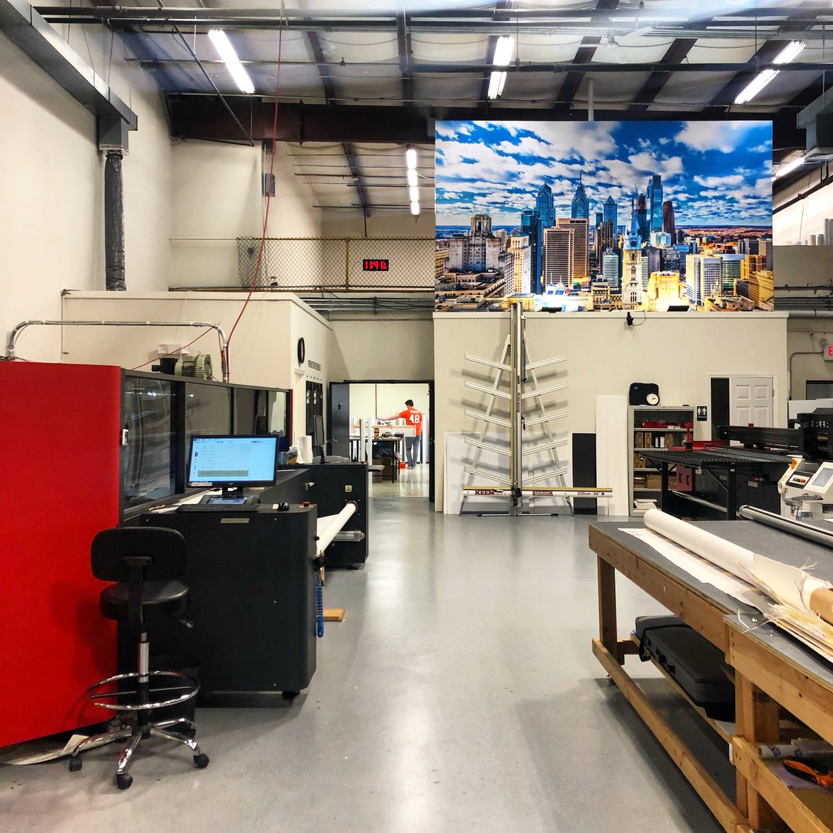 Sentry_Arts's tweet photo. Tuesday morning we learned about printing & production at Street Media, 1 of our industry partners specializing in branding & environmental design. Exciting things are on the horizon!
#nglcc #thinkiba #10ksb #environmentaldesign #smallbusiness #todayatwork #corportateart https://t.co/ADwRhNBjbE