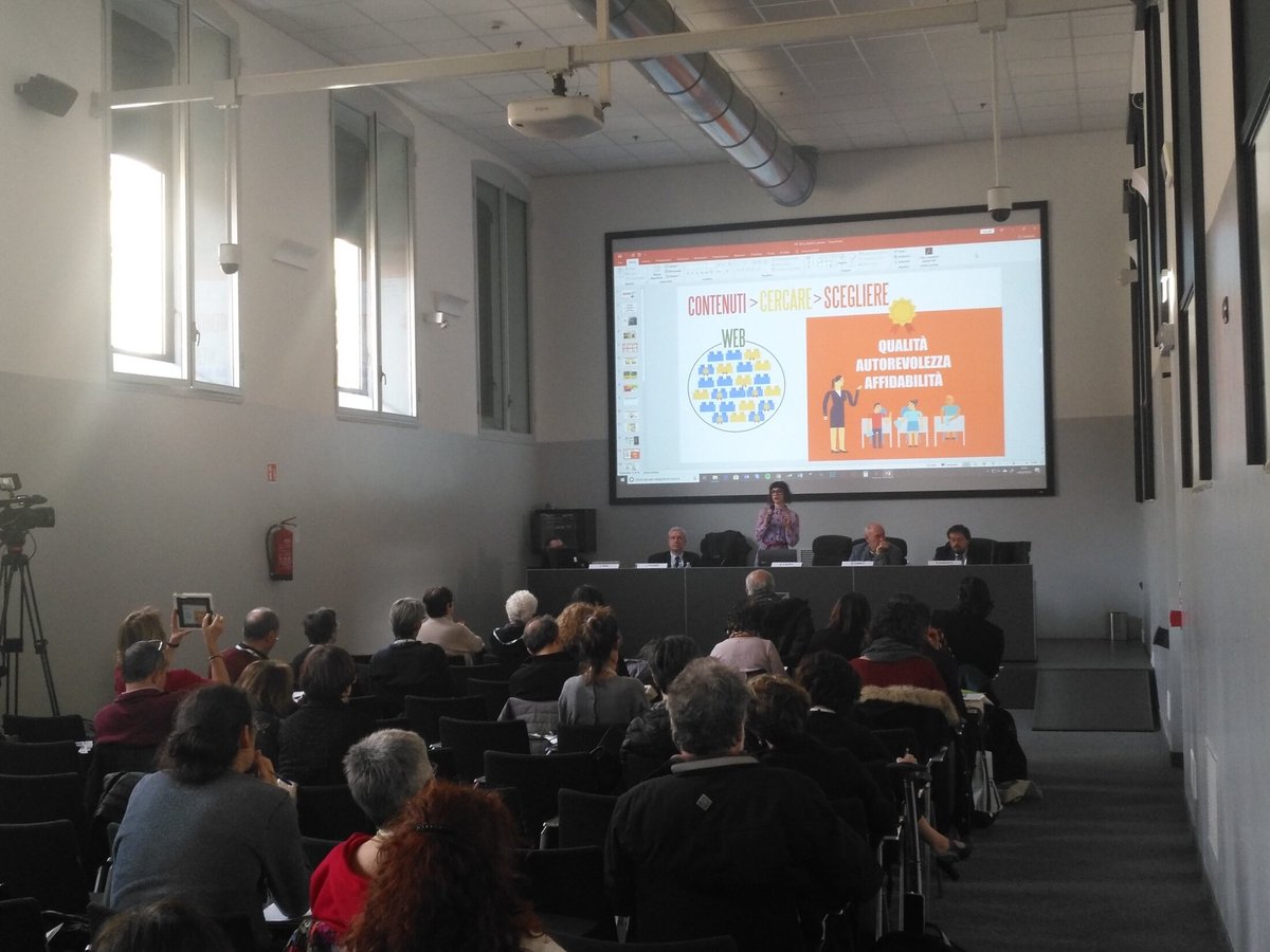 catalaniluigi's tweet photo. @merivitti, docente di Editoria scolastica digitale del Master Professione Editoria @Unicatt offre una serie di spunti, contenuti e strumenti sulla didattica “attuale" nell’era del #BYOD. Prosegue il Convegno "Strategie digitali per la scuola". #Stelline #Stelline19 #Stelline2019 https://t.co/cs2Wu5AS3B