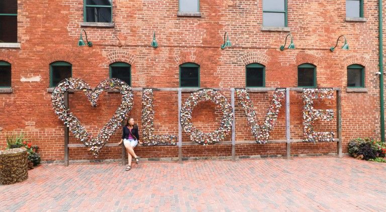 Sparksandbloom's tweet image. #Toronto can blow you away whether you’re looking for a slow weekend getaway or even to party all weekend!But we prefer the first option!You can explore the parks,visit the beaches,the islands and Lake Ontario for a perfect #SlowWeekend in Toronto. #travel buff.ly/2Fb8D6F