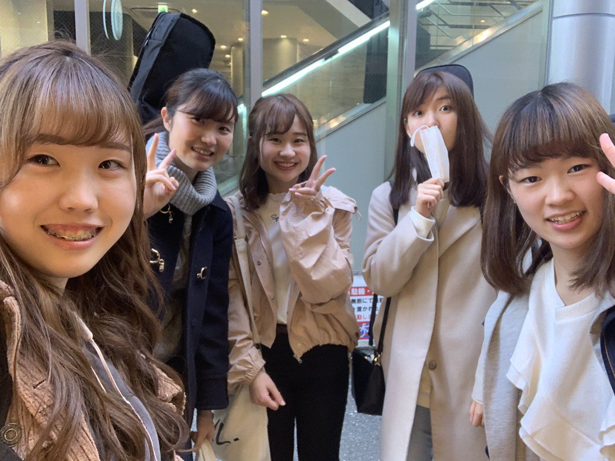 神大保健 軽音サークルc C 阿部真央こぴーのみなさんです みんな１回生 いや えっ かわい 左からベース ギタボ ドラム ギター キーボードです いやかわい 語彙力