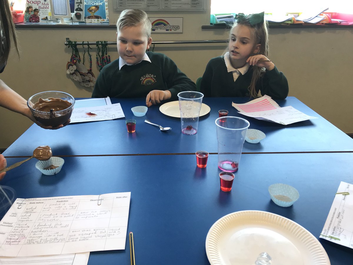 TGPS_NorthLincs's tweet photo. 4S are investigating how heating and cooling can affect states of matter. They are enjoying predicting and observing this afternoon. @ScienceWeekUK #BSW19 @Psqm_HQ #TGPSYear4 #TGPSScience #TGPSBritishScienceWeek #TGPSEngagingLearners @priscigeeks @FrancescaVarley @MrsPassSci https://t.co/yo4fRoKKlj