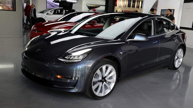 Tesla gets $520 million funding for first Chinese plant khaleejtimes.com/business/auto/…
