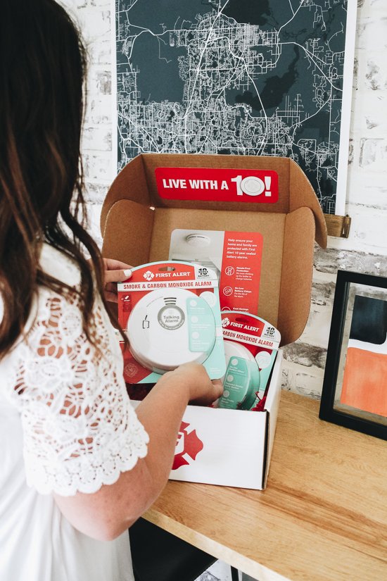 WithintheGrove's tweet photo. Within minutes, you can keep your family safe for 10 years: https://t.co/AI76nhVG9P @FirstAlert #LiveWitha10 #ad https://t.co/kALN8W6Uys