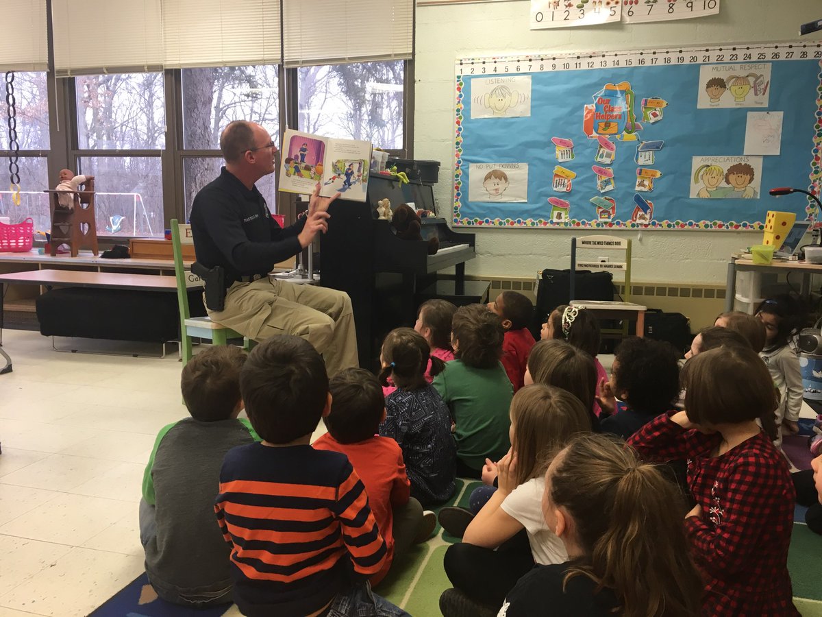 A2earlychild's tweet photo. Thanks to Officer Doug for reading to us this morning!  We appreciate his book selection and dynamic way of reading it to us.  @A2Eberwhite @A2schools @A2SchoolsSuper #AAPD https://t.co/8E0bDG1G39