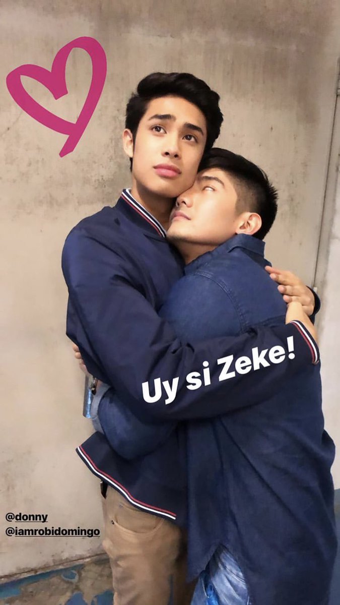 pangilavin's tweet photo. Zeke: an adorable little creature.
#DonKiss https://t.co/iYsuh5uzCH