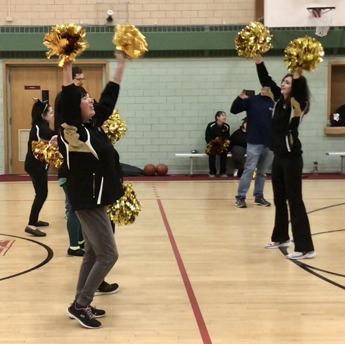 L4Laugh's tweet photo. We cheered for Newton Celtics-Pointsetters at “Athletes Unlimited” basketball games @AU_Newton. Thanks to coach Molly, Laurie & volunteers. Come to see our Cheerleading Squad at Kevin Clancy Basketball Tournament at Newton North High 11:30 March 16!?#ProjectTEAMTuesday @bu_yell https://t.co/eca2wLPHjl
