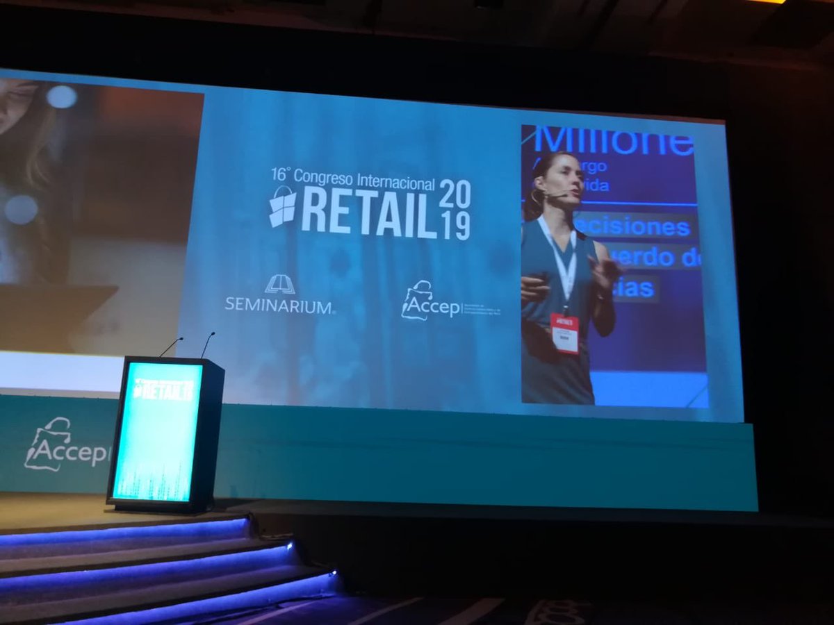 xusgarciap's tweet photo. Empieza la charla de @BonnetCatalina @KantarLatam #RetailPeru @SeminariumPeru https://t.co/CEZonmPDRN