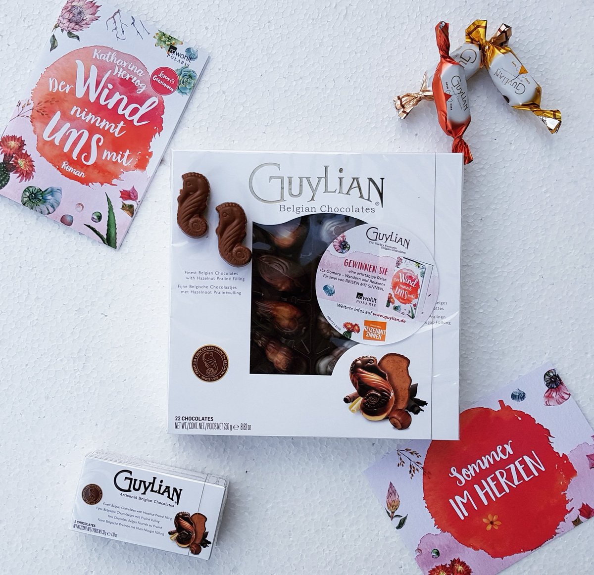 KatrinKoppold's tweet photo. Messe-Goodies #buchmesse #guylian #Rowohlt https://t.co/jejIUqPlTG