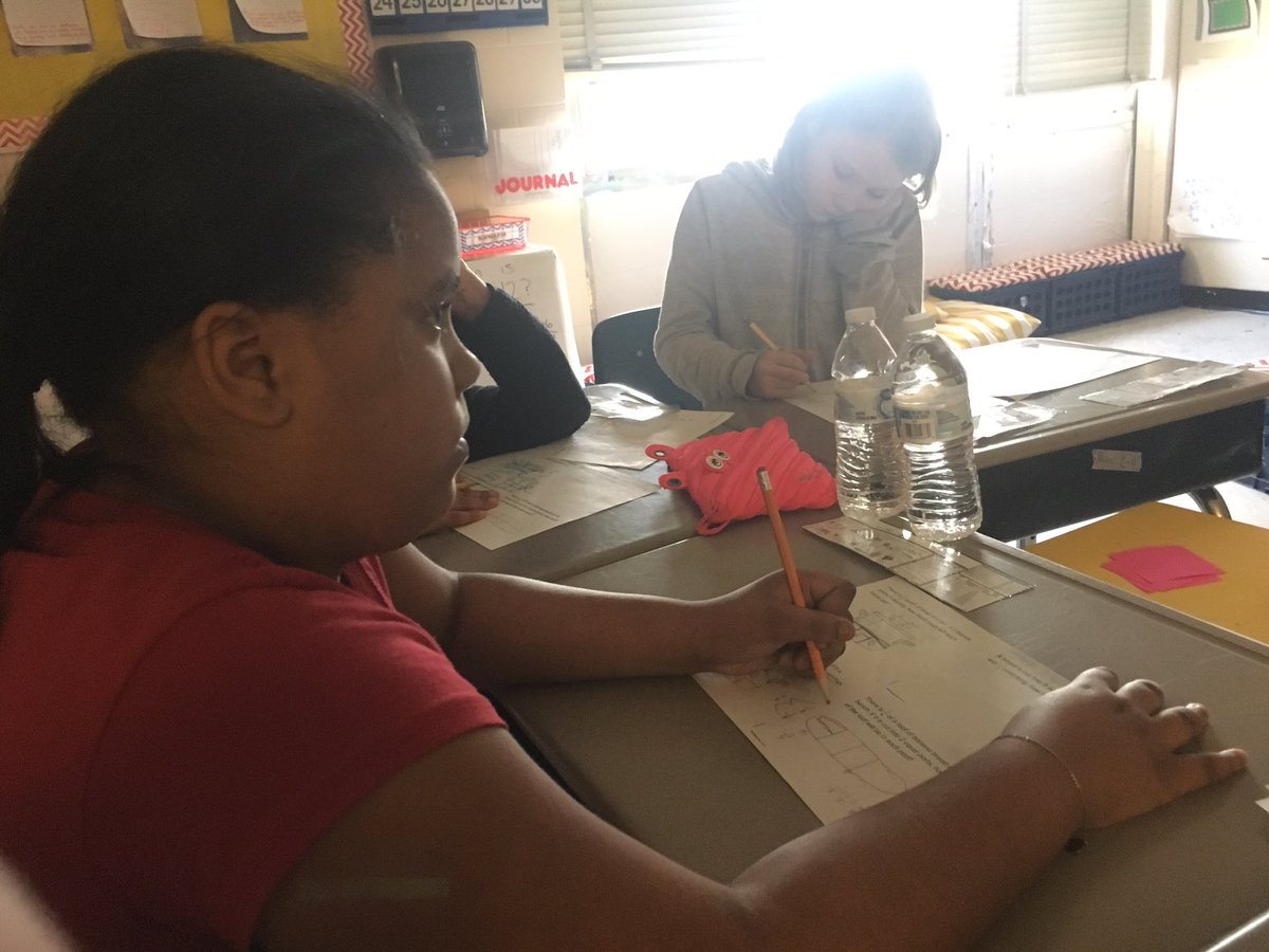 MrRecord21's tweet image. Learning about Fractions and dividing by a unit fraction @teacherbythebe1 #SASProjectPocomoke @PocomokeMiddle #GroupWorkRocks #ShadowAStudent @NCTM