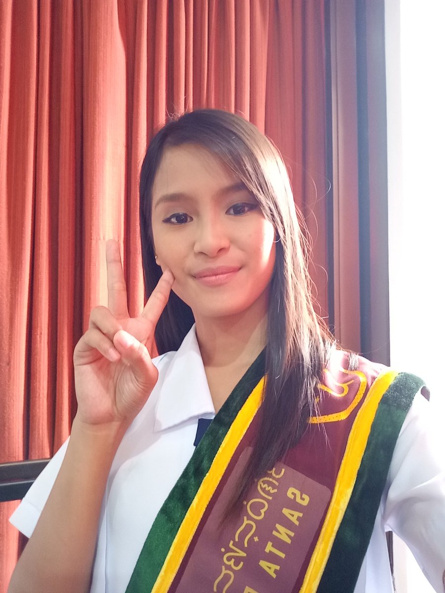 JoieeeB's tweet photo. #gradpictorial😇💛 https://t.co/Lqc8bn4Mwm