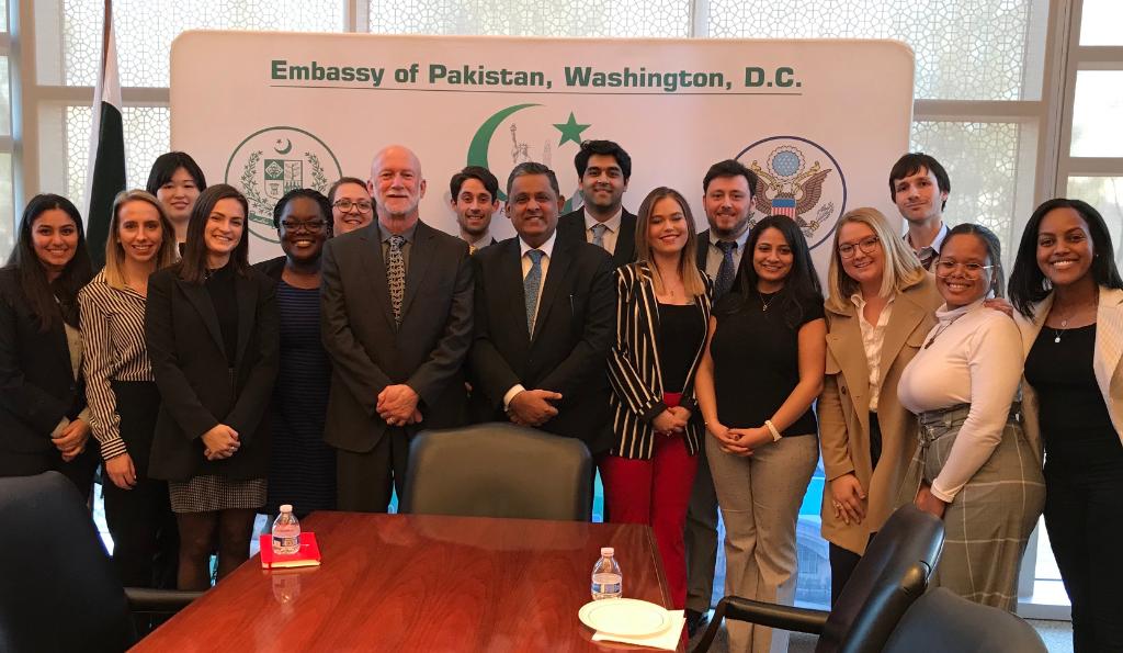 BUPardeeSchool's tweet photo. Our graduate students were in Washington D.C. this week to meet with policymakers and practitioners of international affairs as well as network with Pardee School alumni based in the D.C.-area #PardeeInDC https://t.co/rrLCsi96bE https://t.co/KpsGxCDav9