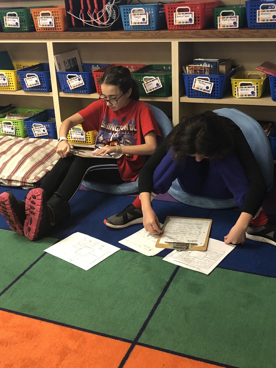 MrCastro112's tweet photo. Ss are peer editing e/o rough drafts for their #NaturalDisastersReport. So awesome to see the #diversity of learners learning from each other. The power of #duallanguage! #DiverseLearners #CommunityOfLearners #112leads #SomosOT @otmonarchs #4thGrade #ElementaryWriting https://t.co/qAzX7TJeB2