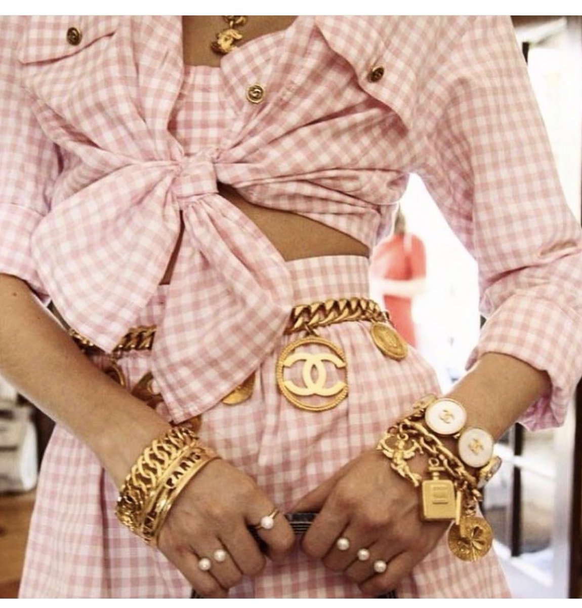shopskyfall's tweet photo. 💣💣💣#accessories are a must #shop #dope #bold #styles #mk #katespade #prada #moschino #dolcegabbana #chanel #looks #we #love #fashionblogger #style #fashion #blogger #ShopSkyFall #VintageFashion #Onlineboutique #womensfashion #instagood #photooftheday #beautiful #happy #cute https://t.co/UnRdVCiX8G
