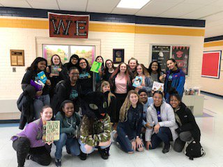 MrDistler's tweet photo. Thanks @GBMSPanthers for visiting Bern Nation and sharing your love of reading!  #bergnation https://t.co/zQNItlcPN4