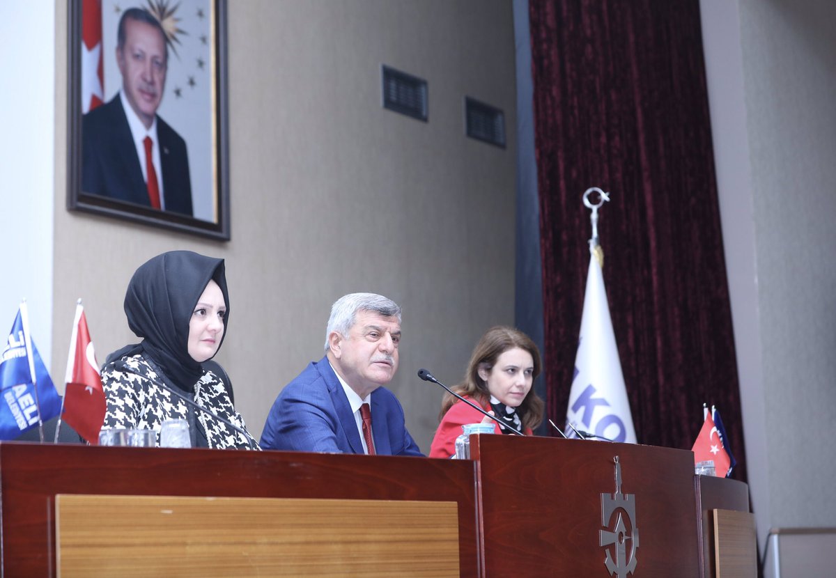 KocaeliBaskani's tweet photo. Büyükşehir Belediyesi son Meclis toplantısını Leyla Atakan Kültür Merkezi'nde gerçekleştirdik. https://t.co/spBje5iUXI