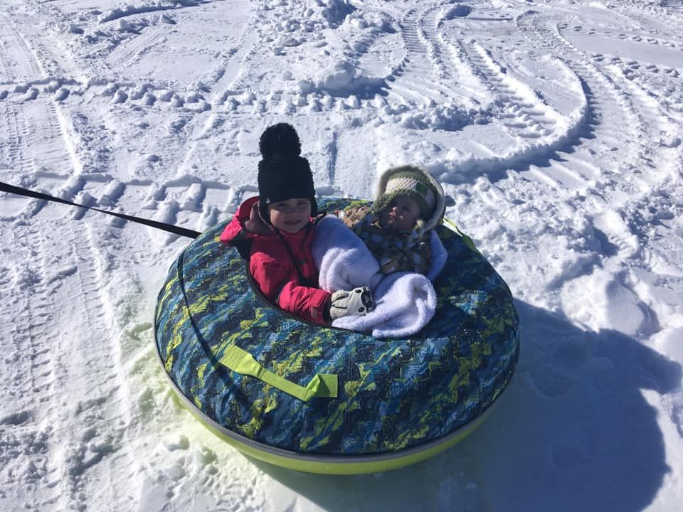 return2rural's tweet photo. It looks a lot of fun at Kirriemuir! There was sliding, a potluck supper and a movie!
#R2RPartners #R2R #Kirriemuir #SpecialAreas #Alberta #Sledding #Potluck #Sliding #PotluckSupper #MovieNight
https://t.co/C4EVLg4Sqg https://t.co/Ec3ut8JGRs