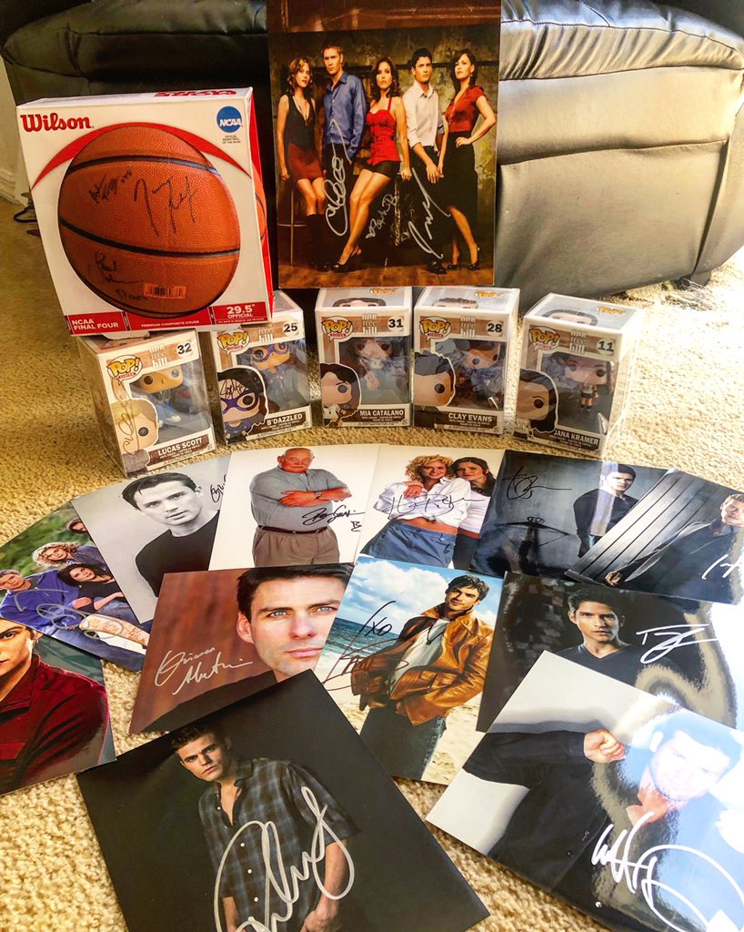 A friend needs some help after getting all of her stuff stolen last night. She is away from home, and lost all important items. We are Auctioning off a hand full of stuff to raise some money. Winner must have venmo. 

All information located on FB and IG