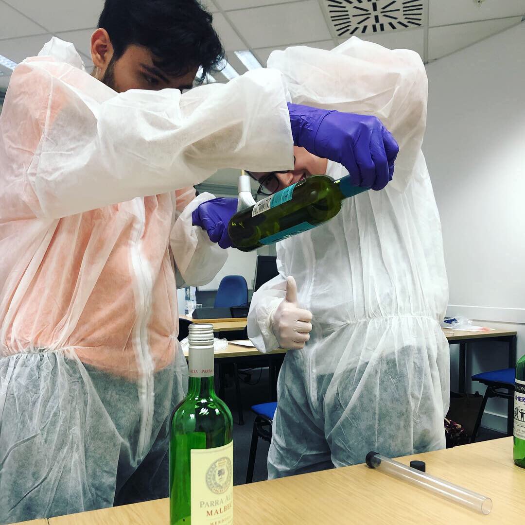 uwlforensics's tweet photo. Thank you all for coming to our fingerprints workshop! You guys were amazing!!🔎🖤 #forensics https://t.co/2pvAjz4V7k