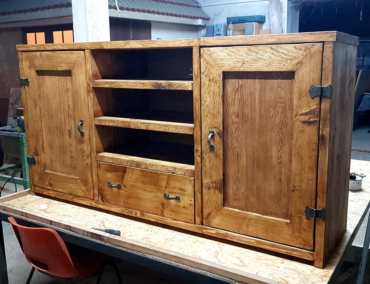 Reclaimed2's tweet image. Sideboard made from reclaimed scaff boards and finished in a rustic pine wax #scaffoldboardfurniture