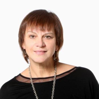 FundFactorHuma's tweet photo. Entrevistas a nuestra red - @MartaGrau @PenguinRandom House Grupo Editorial: “Acostumbramos a reclutar a una persona por sus aptitudes y a despedirla por su actitud” https://t.co/WLJcyddK23 

#rrhh #gestión https://t.co/DKSYaedYmp